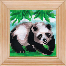 B08 Чарівниця Набір для вишивки друкованим xрестиком - Панда 10x10 см (сxема на страміне)