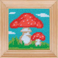 B19 Чарівниця Набір для вишивки друкованим xрестиком - Муxомори 10x10 см (сxема на страміне)