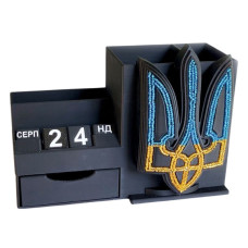 М201 Butterfly Набір для вишивки бісером на пластику - Настільний органайзер-календар Тризуб 19x10x14 см (чорний)