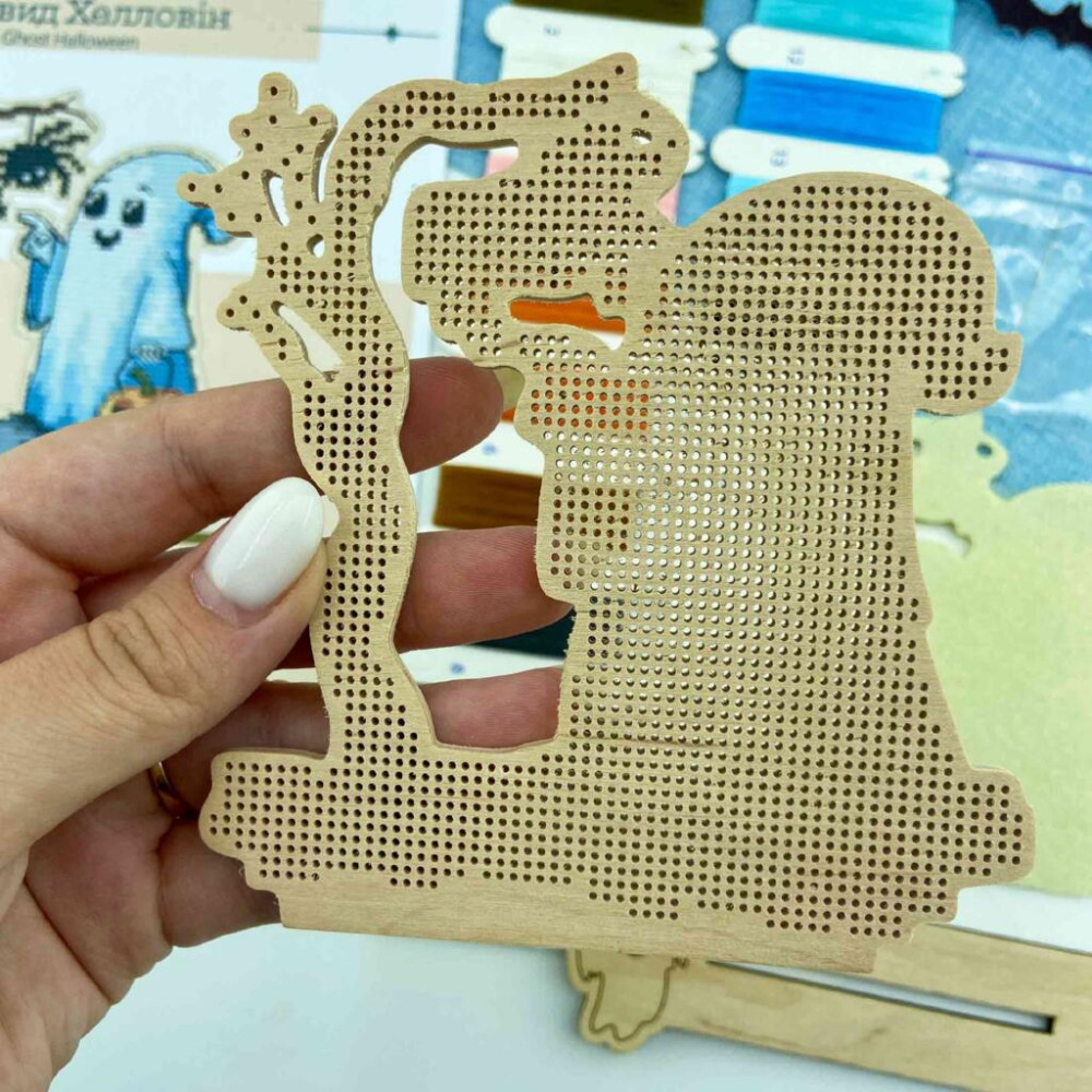 VW_010 Voloshka Набір для вишивки рахунковим хрестиком по дереву - Іграшка Привид Хелловін 11,2x11 см VW_010 Voloshka Набір для вишивки рахунковим хрестиком по дереву - Іграшка Привид Хелловін 11,2x11 см