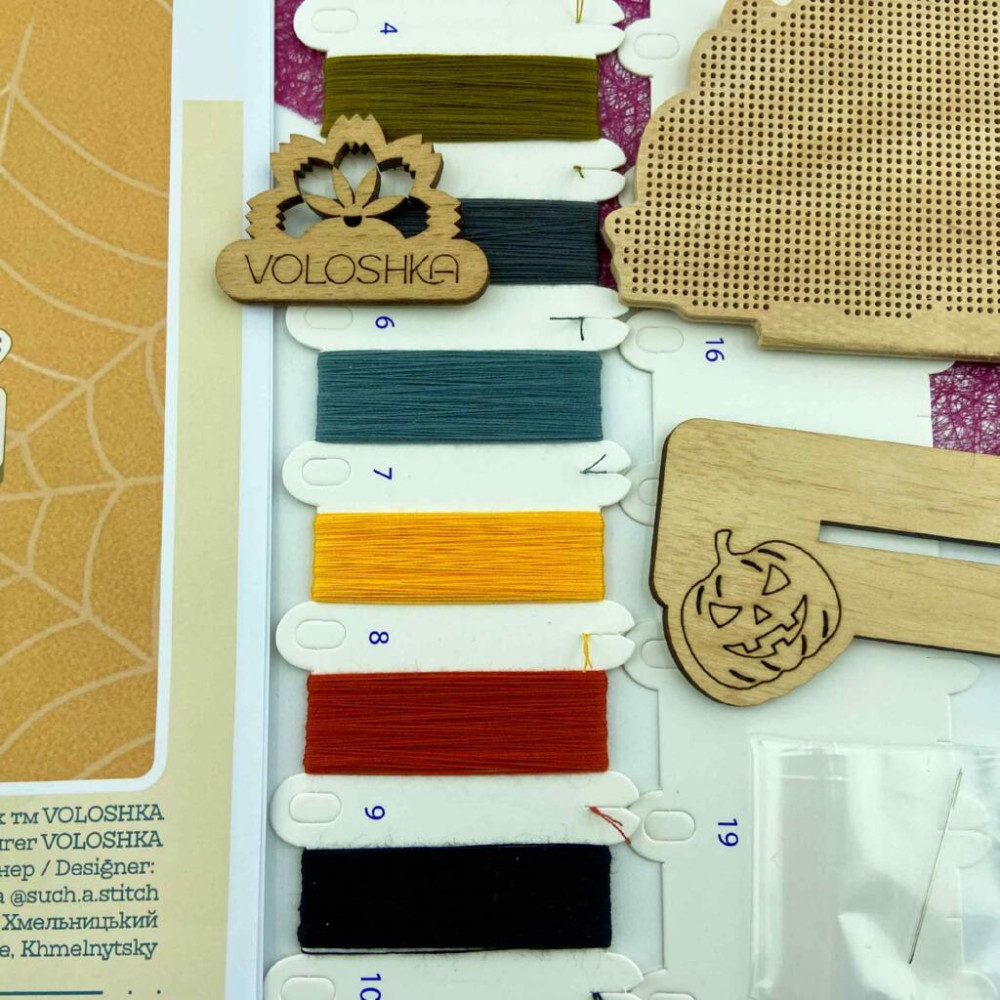 VW_011 Voloshka Набір для вишивки рахунковим хрестиком по дереву - Іграшка Гарбузи Хелловін 11,6x8 см VW_011 Voloshka Набір для вишивки рахунковим хрестиком по дереву - Іграшка Гарбузи Хелловін 11,6x8 см