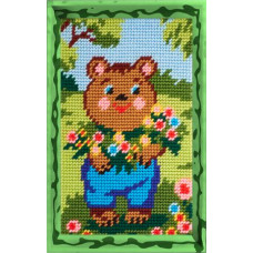 X2319 Ведмедик з квітами. Bambini. Набір для вишивки пряжею по канві з малюнком гобеленовим стібком