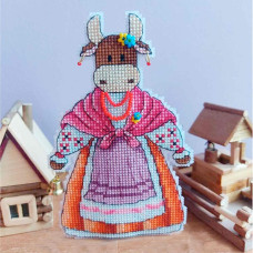 YuMI_020 Voloshka Набір для вишивки хрестом та бісером YuMI - Фігурка Корівка Мілка 9,3х14,5 см, Aida 14 ct пластикова