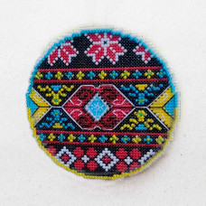 YuMI_039 Voloshka Набір для вишивки хрестом та бісером YuMI - Фігурка Набуток 9,6х9,6 см, Aida 14 ct пластикова